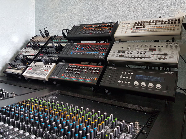 Roland Boutiques and Korg Volcas on KVgear stands